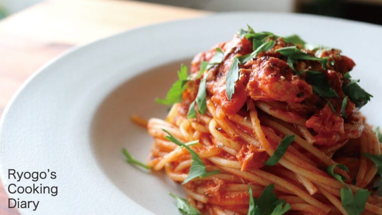 【簡単なのに絶品】お店の鯖缶トマトパスタの作り方 / Pasta with Mackerel in Tomato sauce Recipe【休日パスタ】