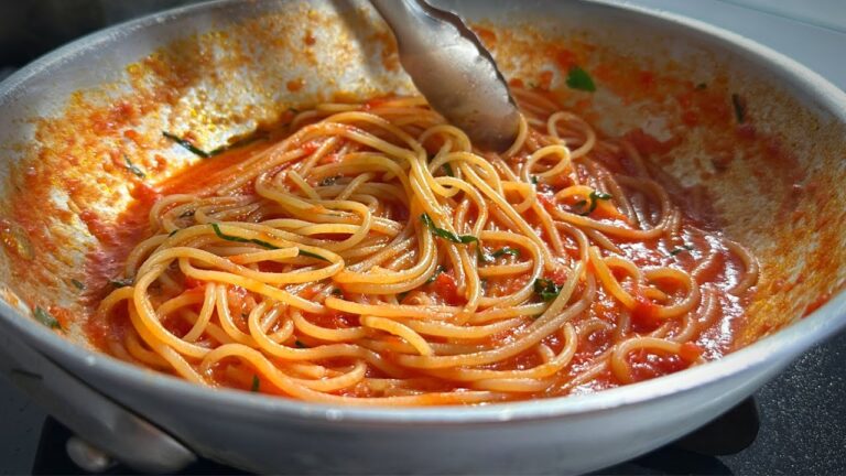 トマトの酸味は飛ばすな！【トマトのペペロンチーノ】トマト缶で作る絶品パスタ