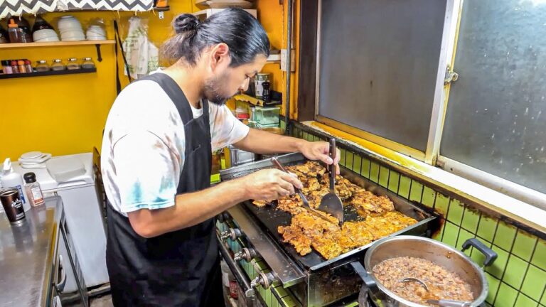 神戸）驚愕の爆量チキン！鮮やかな鉄板さばきが炸裂するワンオペ店主のお好み焼き店が最高すぎた丨Amazing Wok Skills in Japan