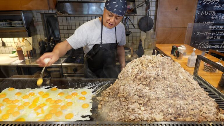 Giant Grilled Meat Mountain - Japanese Street Food - ニューハマヤ 焼肉定食 ダブダブ 大阪 Yakiniku & Egg