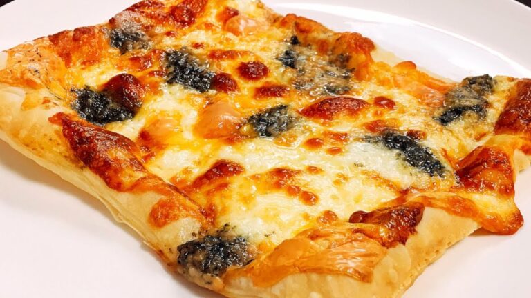 子供大喜び‼耳まで旨い‼パイシートで超簡単『パイ生地サックサクの激うまピザ』light and flaky Pizza | Eazy Recipe