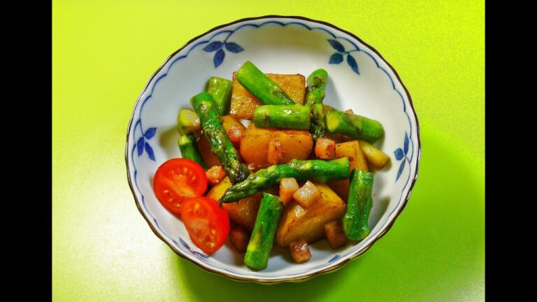 簡単！アスパラ＆じゃがいものベーコン炒め【Simply! It is bacon roasting of the asparagus & potato】