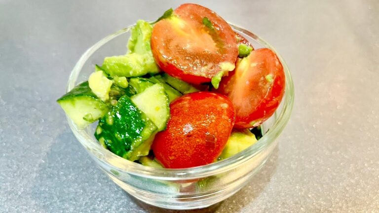 無限サラダ（トマト、きゅうり、アボカド、大葉）Tomato, cucumber and avocado salad