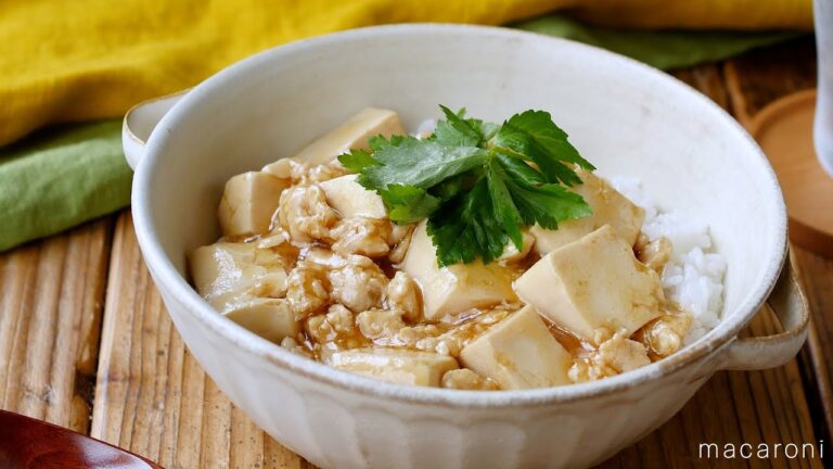 【豆腐とひき肉のあんかけ丼】木綿豆腐と鶏ひき肉で！あっさり優しい味♪｜macaroni（マカロニ）