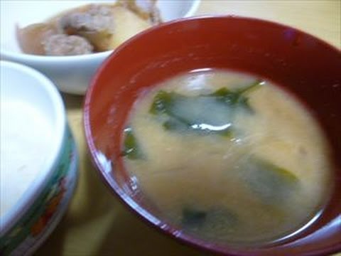 【レシピ】玉ねぎとわかめのお味噌汁♪