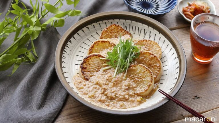 旨味じゅんわり♪ 大根ステーキ の 辛味噌 そぼろあんかけ の レシピ 作り方