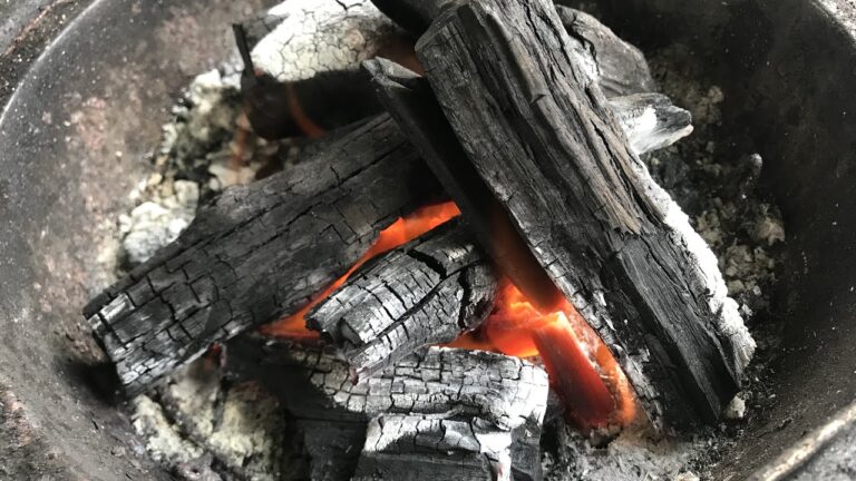 【調理場】「麻婆茄子炒飯」と「黒酢春雨スープ」