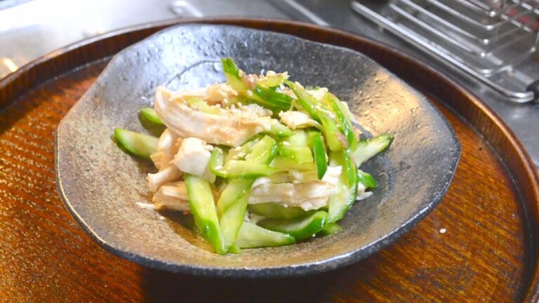 鶏と胡瓜の梅肉和えの作り方　　How to make steamed chicken and cucumber dressed with pickled plums