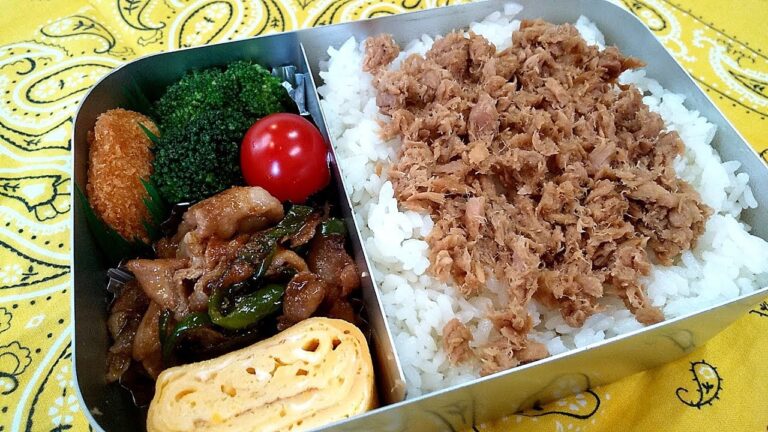 【お弁当】簡単弁当！シーチキンそぼろ・卵焼き・ピーマンと豚肉の炒めもの【子供のお弁当・obento・Lunchbox】