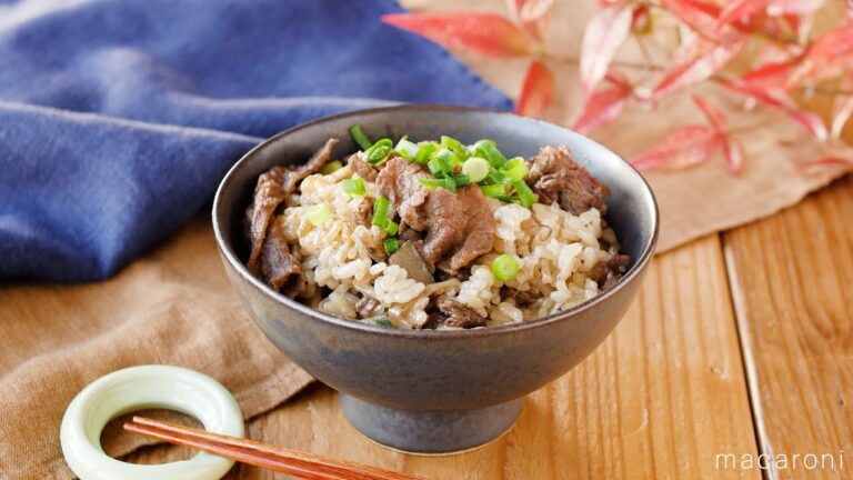 【牛肉とごぼうの炊き込みご飯】ごぼうの香りと牛肉の旨みたっぷり！おにぎりにもおすすめ♪｜macaroni（マカロニ）