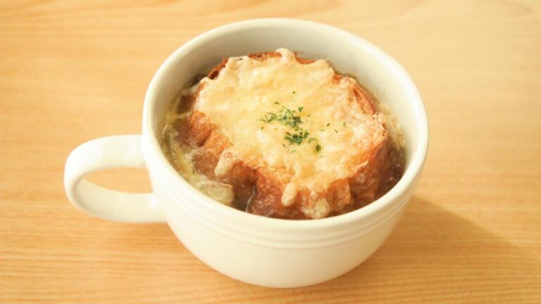 【チーズがとろけるオニオングラタンスープ】今すぐ作りたくなるレシピ♪How to cook Onion gratin soup:japanese food