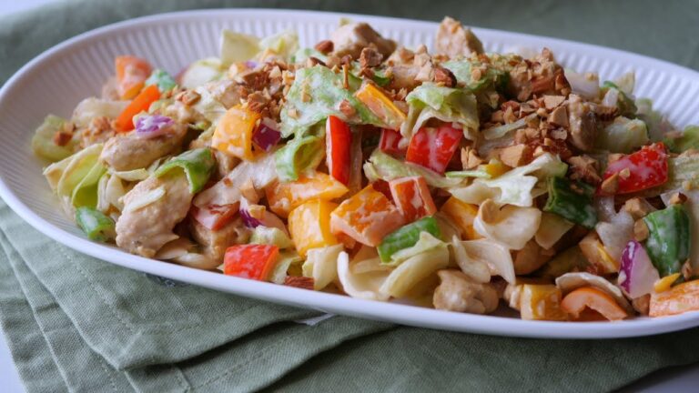 【手軽に作れて味もバツグン】鶏肉とたっぷり野菜のチョップドサラダ☆やみつき必至☆美味しいドレシングの作り方もどうぞ | Chopped salad