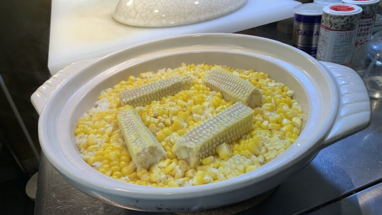 新筍土鍋炊き込みご飯   普段はコンビニでしか食事を摂取しない子に美味しいご飯を振る舞ったらどうなるのか見て見た。検証