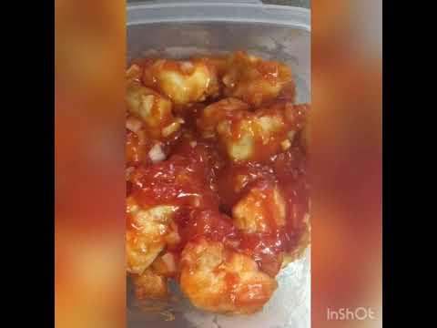 鳥ササミ肉を使ったエビチリ風 Shrimp chili style using chicken fillet すみません😅お弁当用なのでタッパーで失礼しました🙇‍♀️