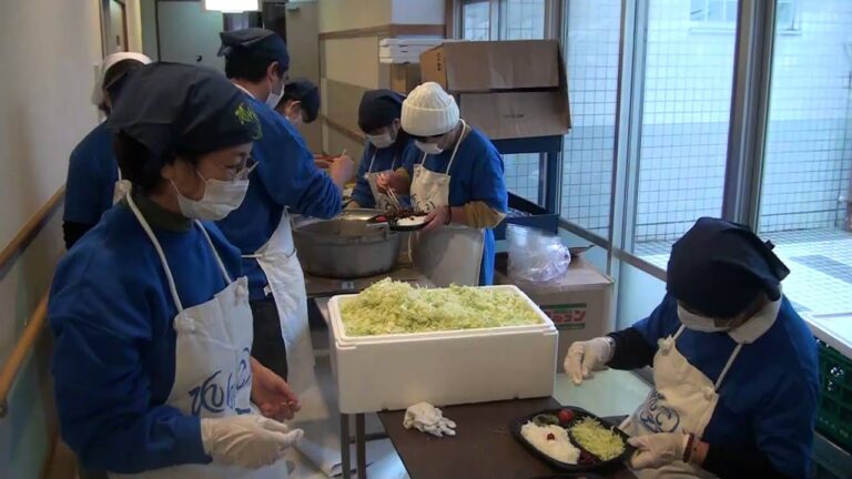 11/19　焼肉弁当作成中　気仙沼市　燦さん館　れんこんの会