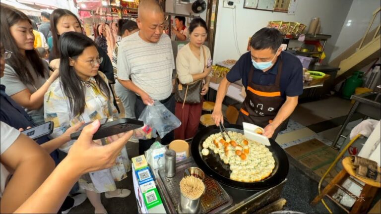 中國長沙最热闹的早市，上碧湘街，美味脆皮藕圓子供不應求，特色錘辣椒、長沙臭豆腐、生煎包，街边小吃，長沙趕大集