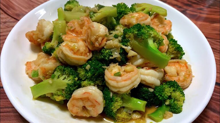 #nachazkitchen #shrimp #broccoli Shrimp and Broccoli in Garlic Sauce 海老とブロッコリーのガーリック炒め。